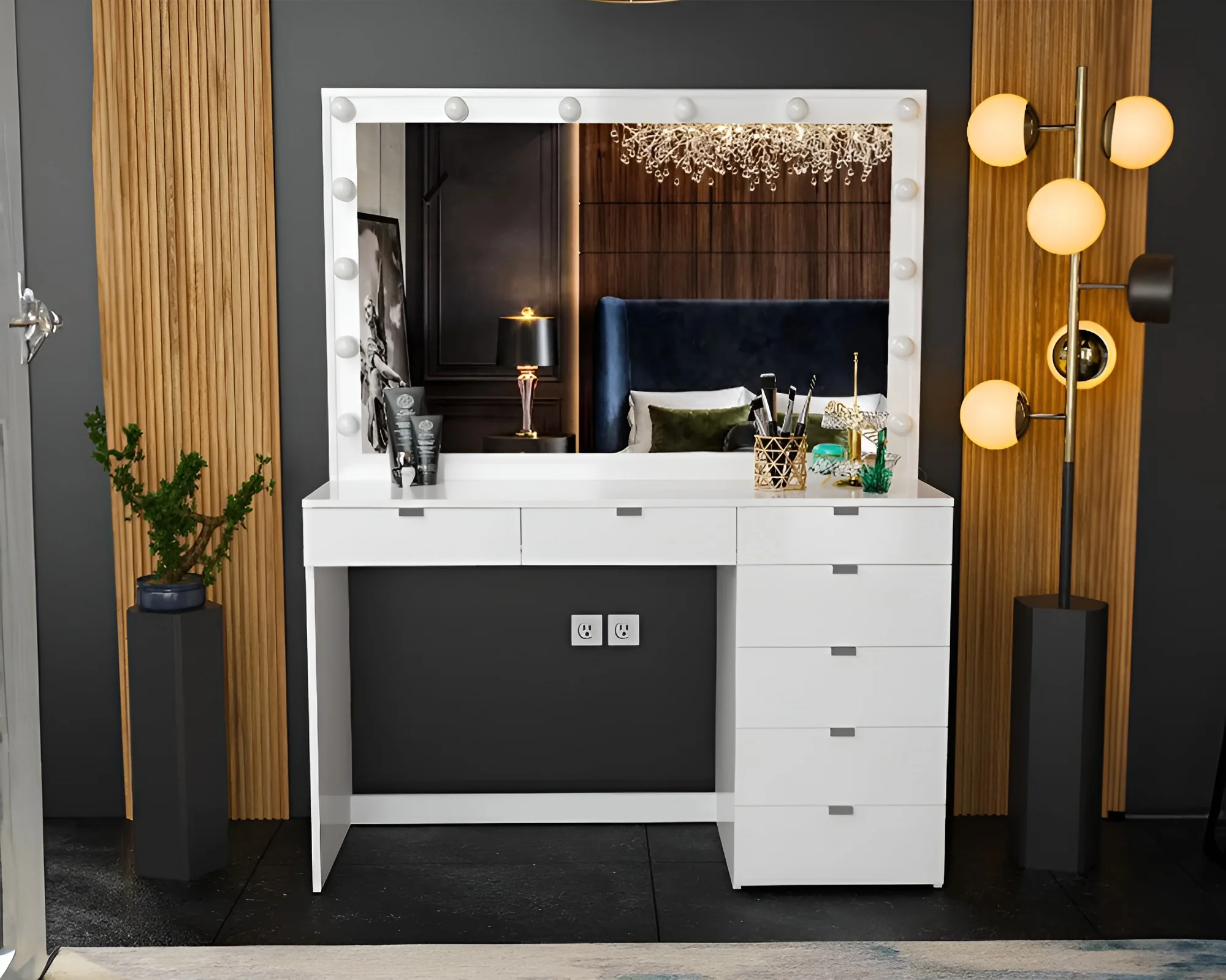 Dressing Table With Mirror - Image 6