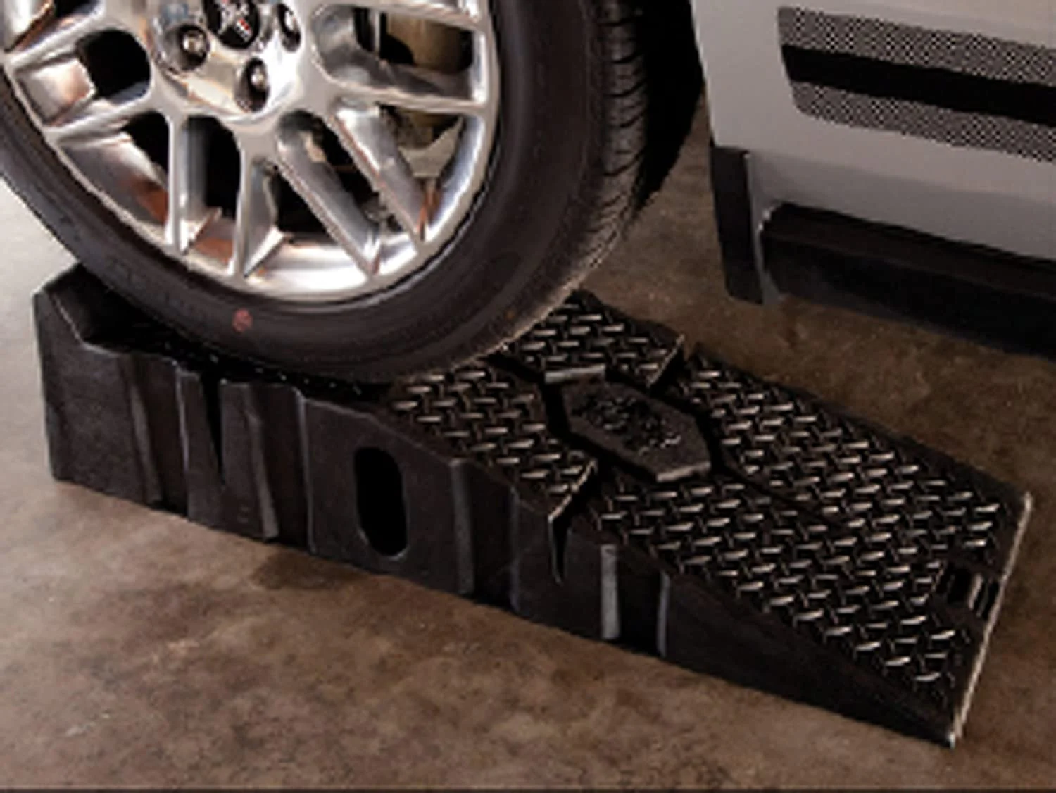 Car Ramp Vehicle Ramp Pair - Image 3