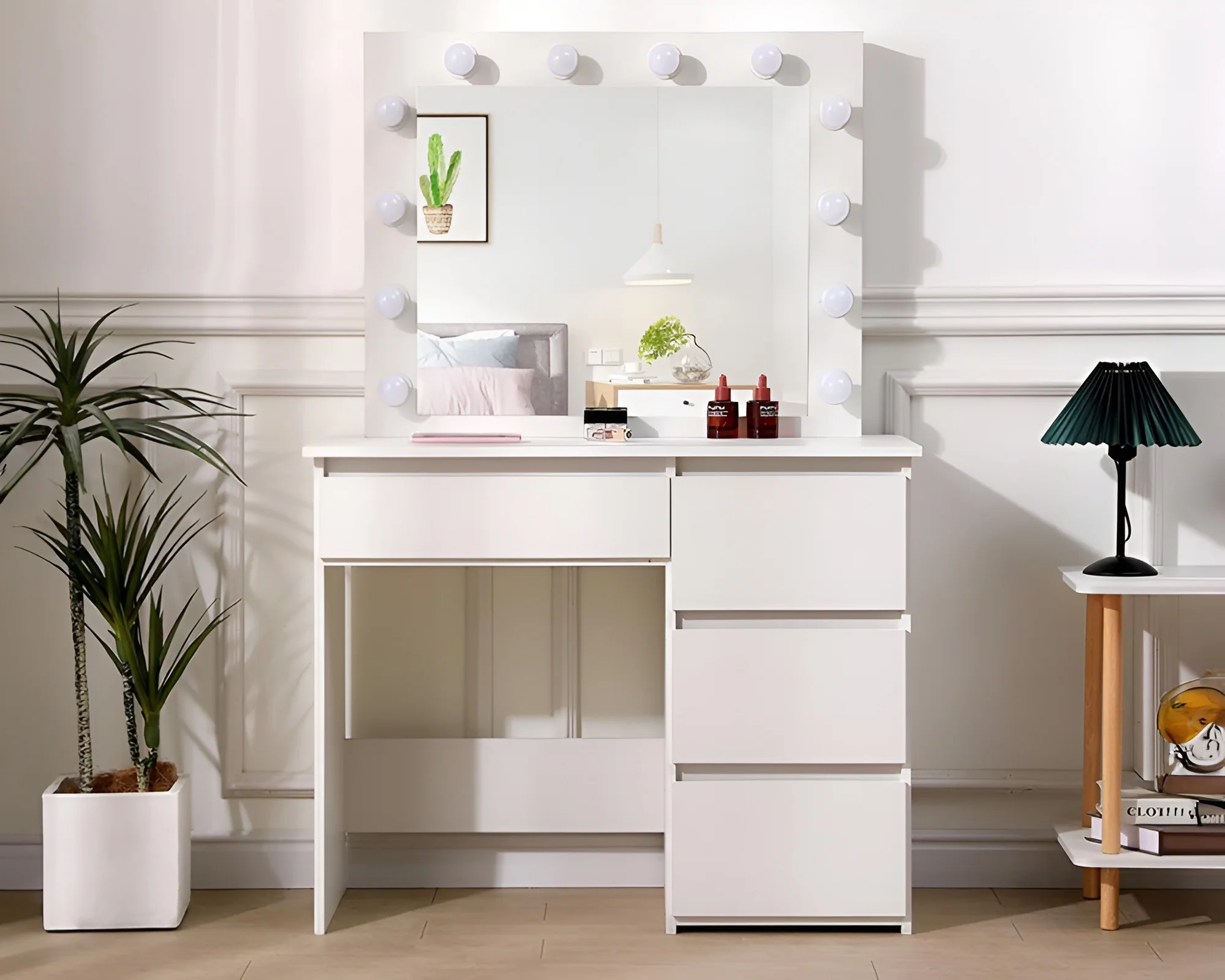 Dressing Table With Mirror - Image 3