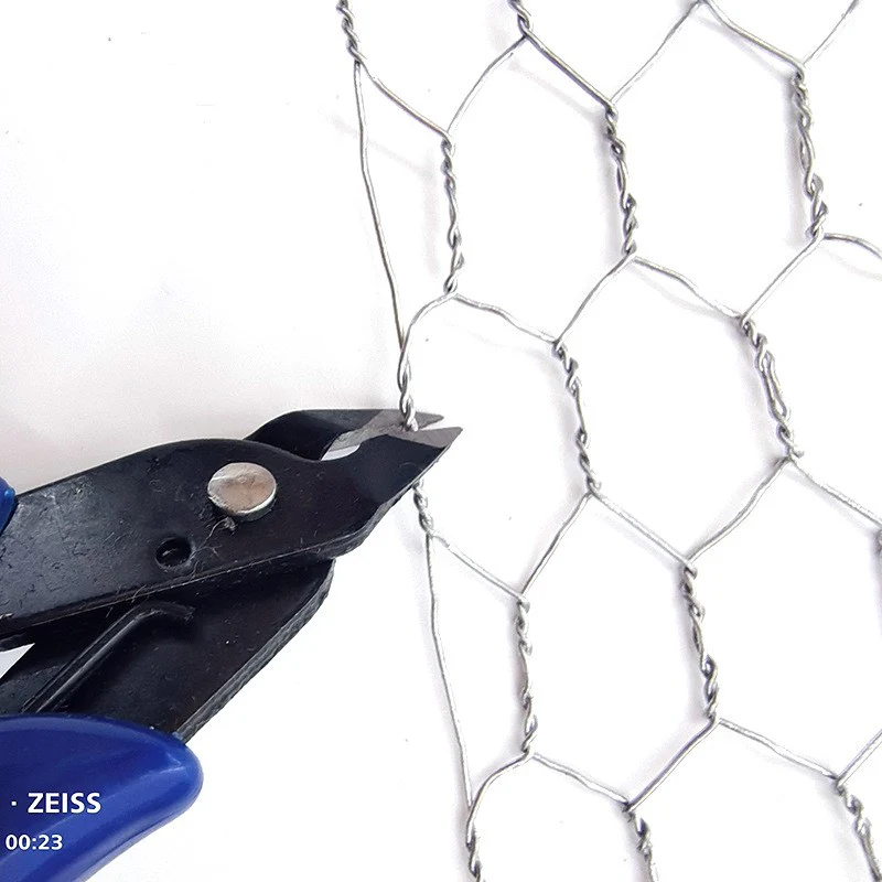 Wire Garden Mesh Pet Chicken Coop Wire Netting Fence - Image 4